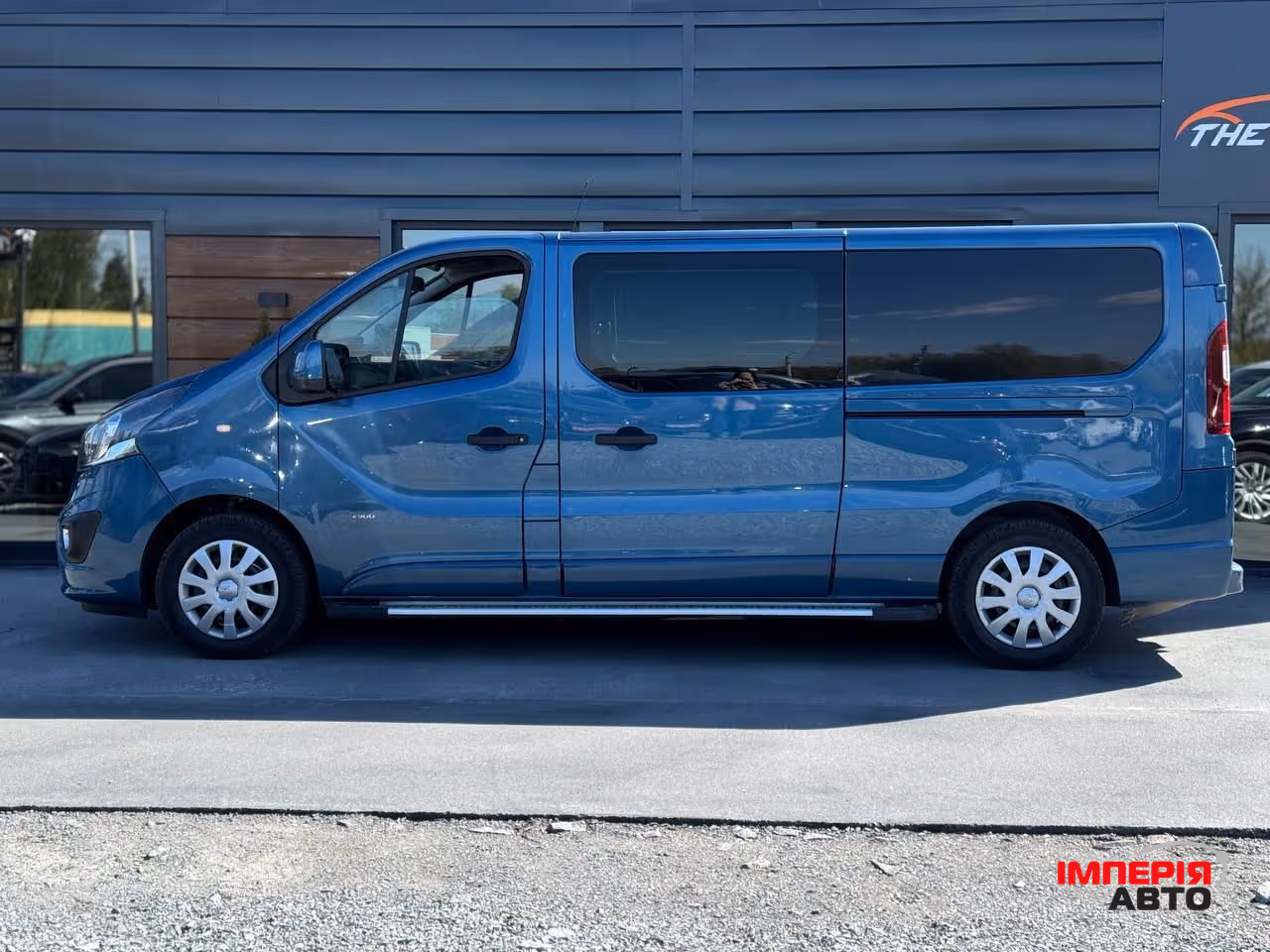 Opel Vivaro - фото 14