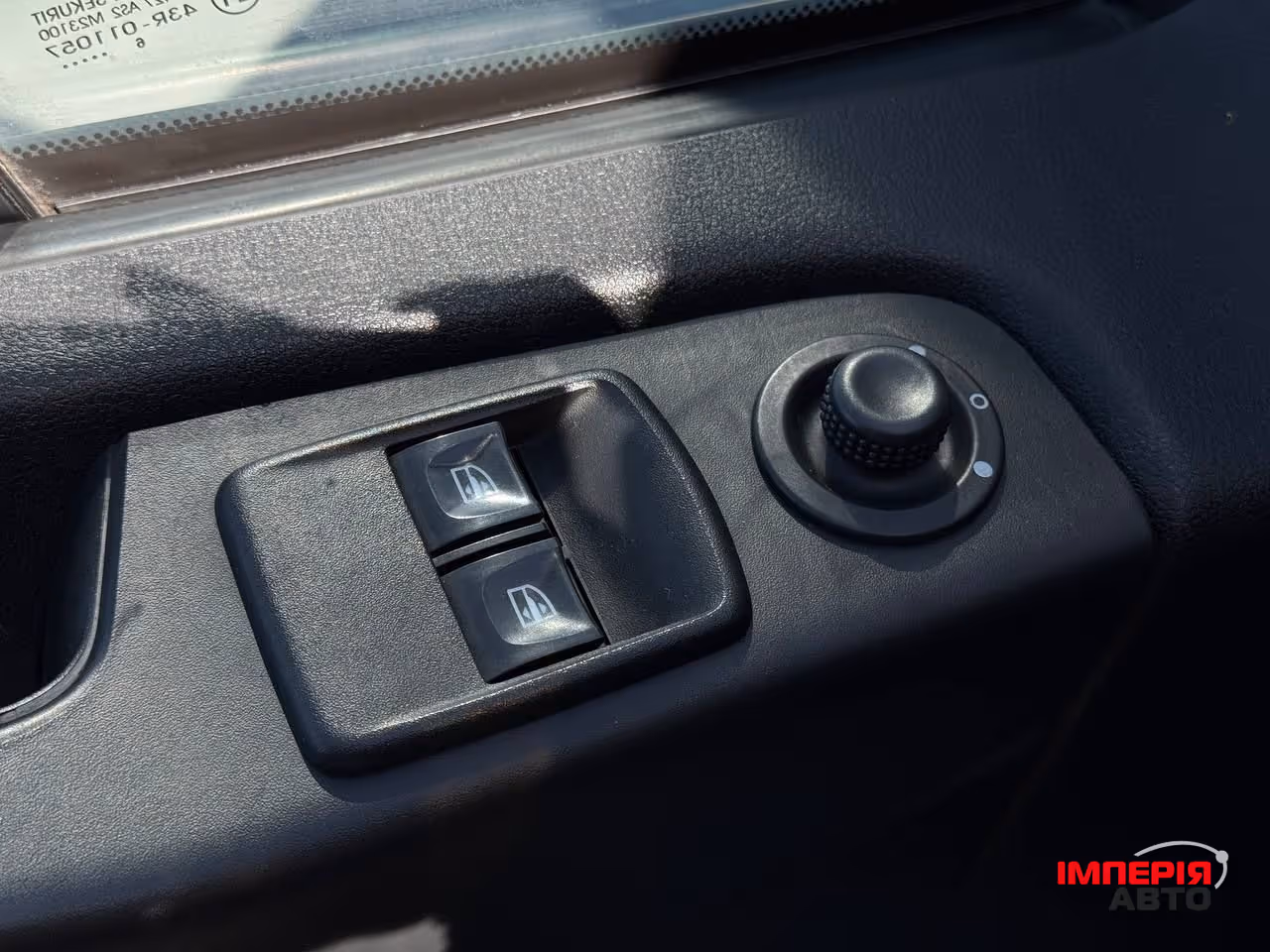 Opel Vivaro - фото 28