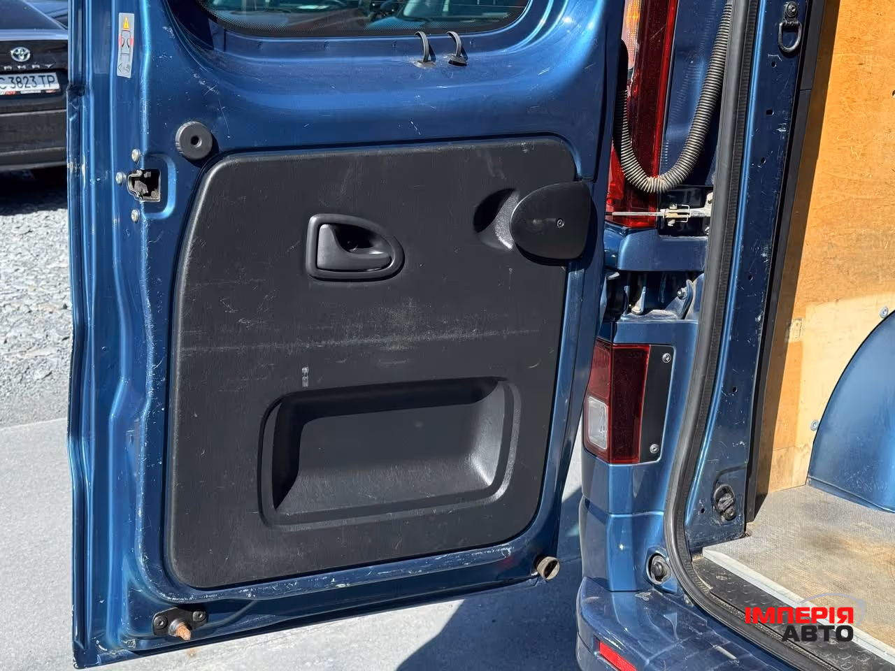 Opel Vivaro - фото 22