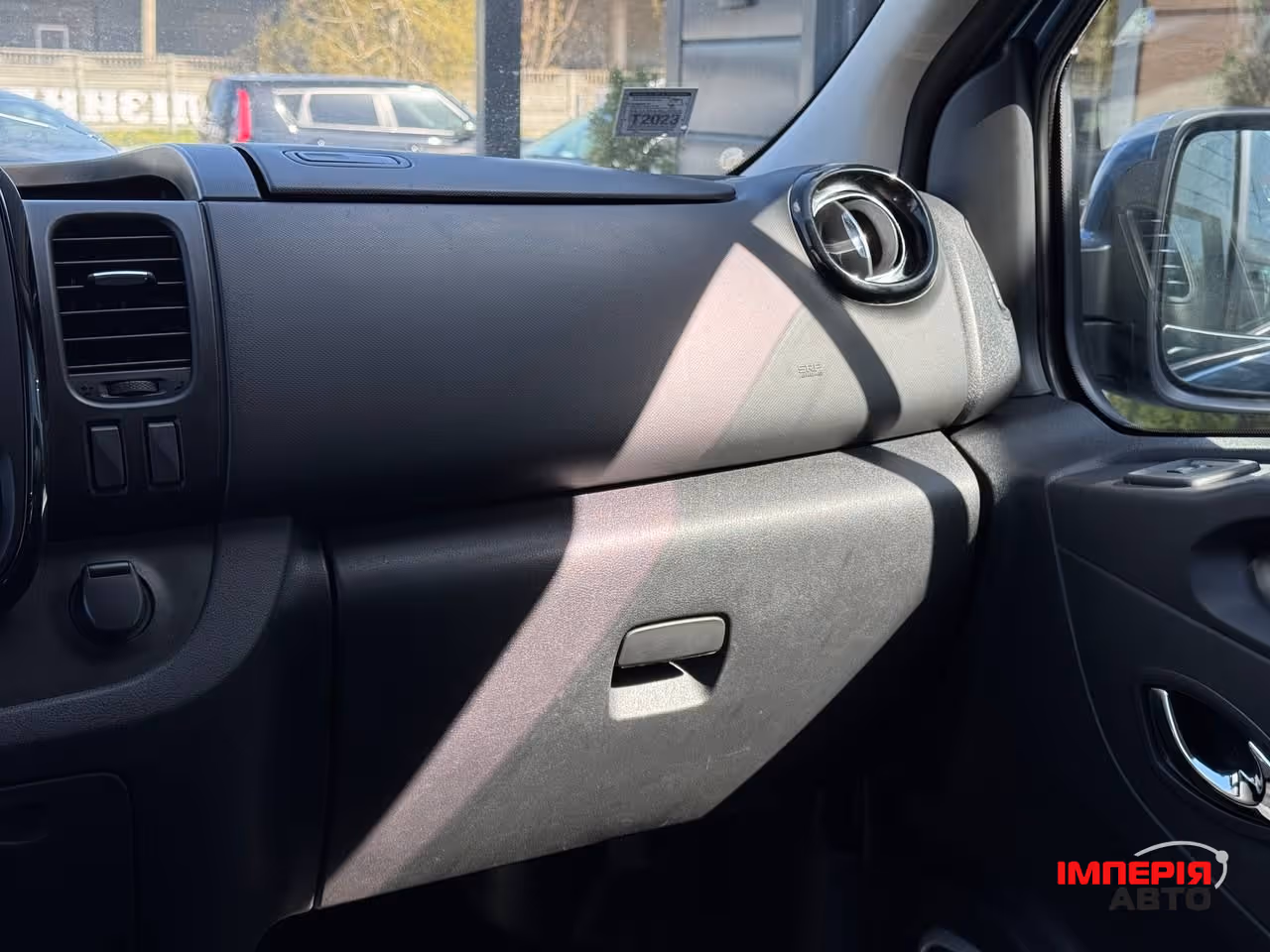Opel Vivaro - фото 64