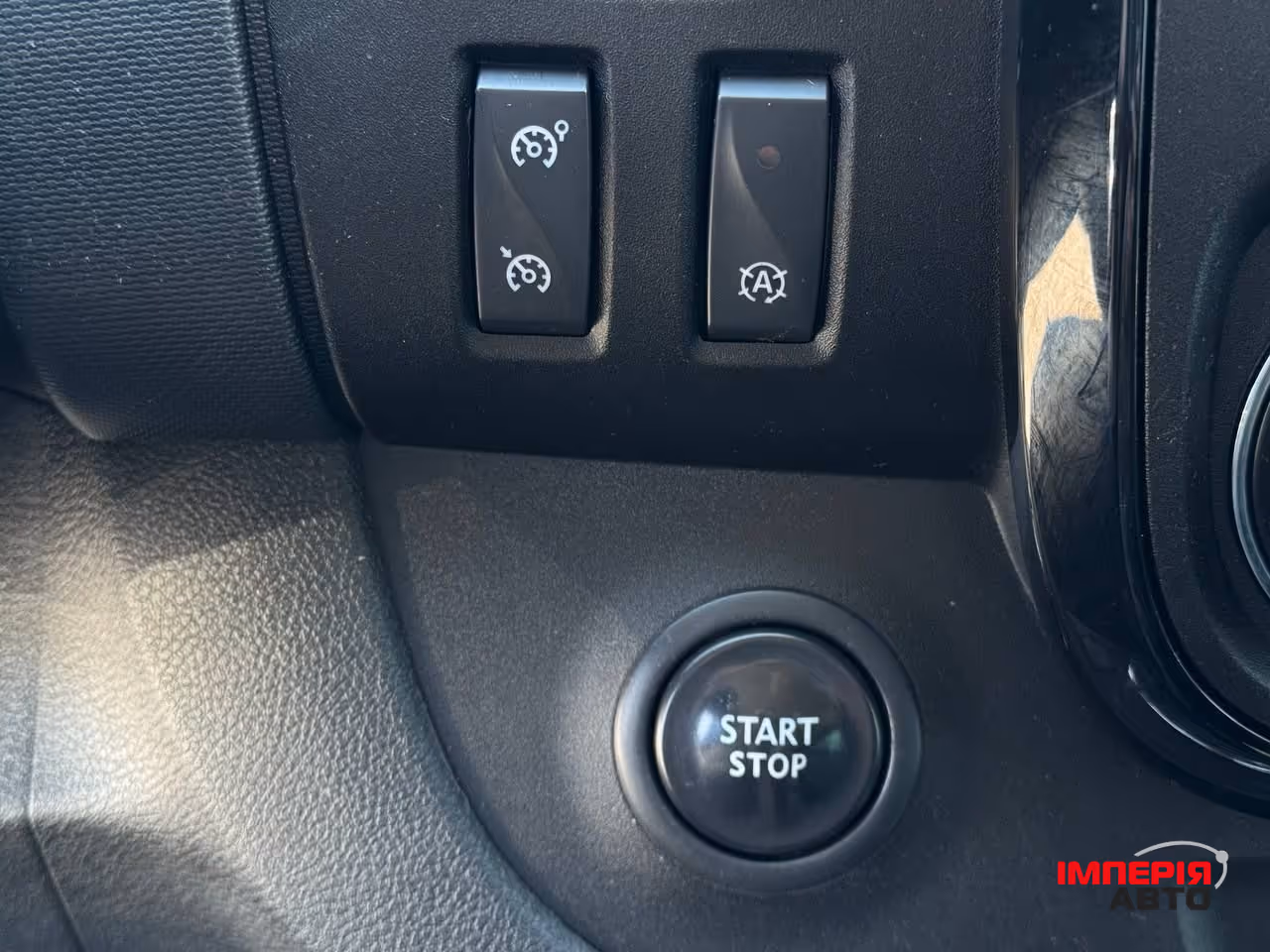 Opel Vivaro - фото 42