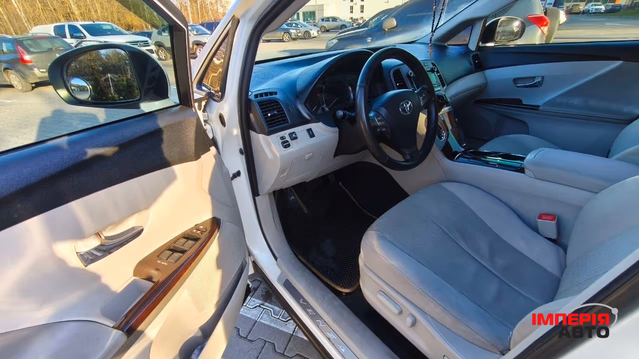Toyota Venza - фото 9