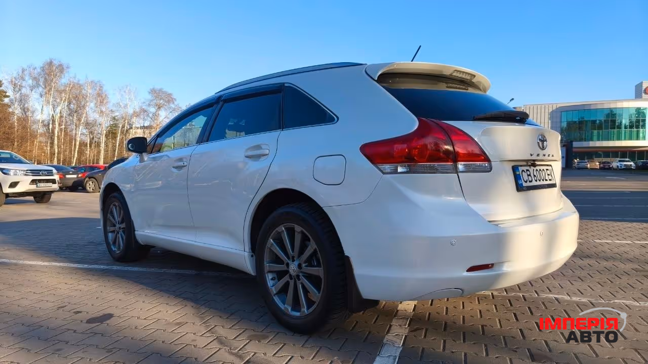Toyota Venza - фото 3