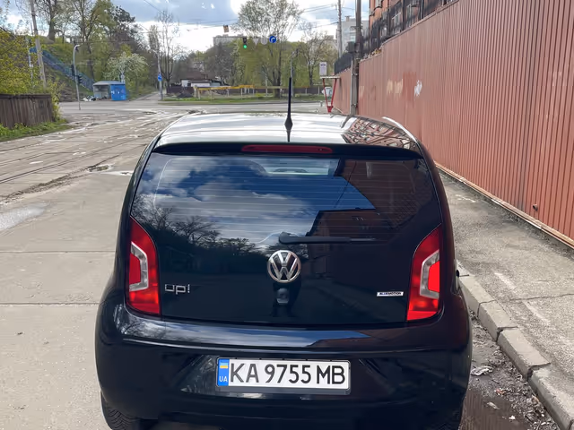 Volkswagen up! - фото 4