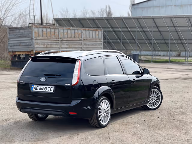 Ford Focus - фото 4
