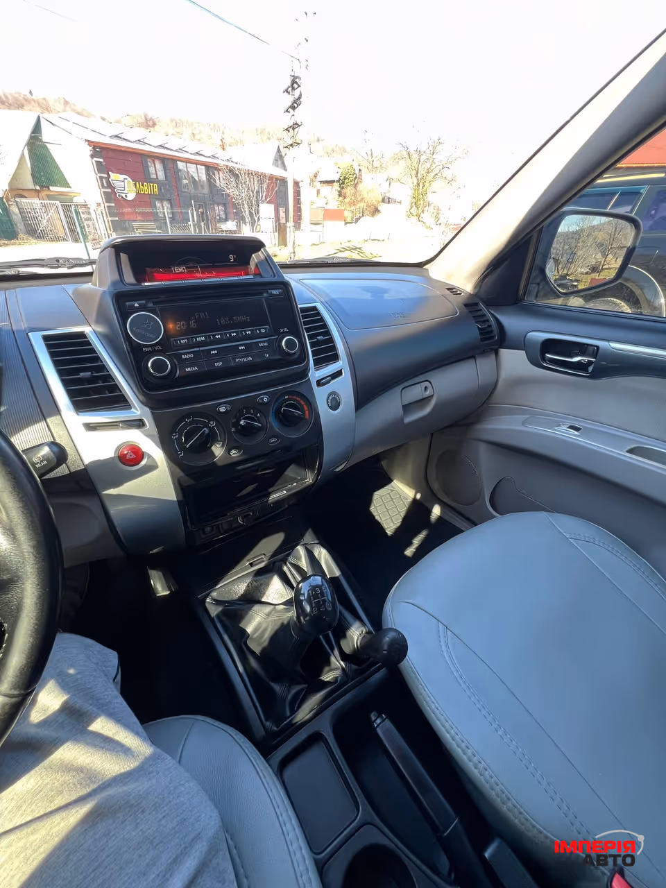 Mitsubishi Pajero Sport - фото 11