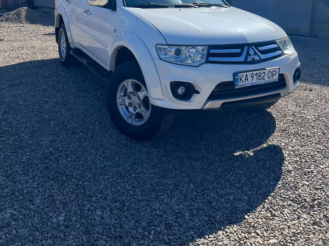 Mitsubishi Pajero Sport - фото 1