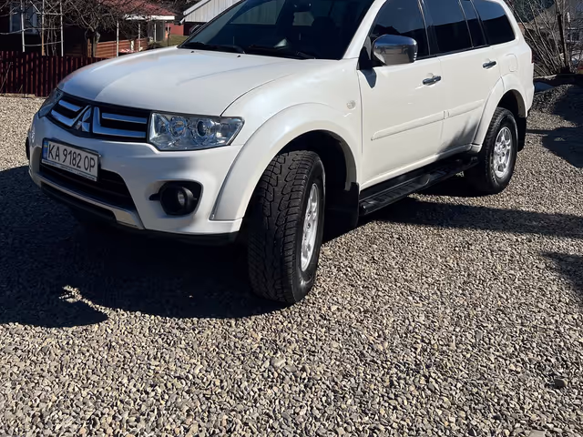 Mitsubishi Pajero Sport - фото 3