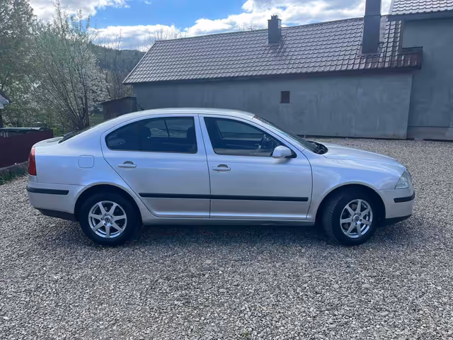 Skoda Octavia - фото 3