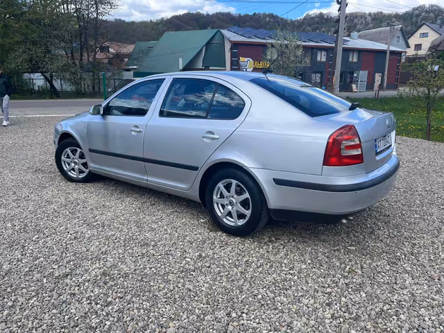Skoda Octavia - фото 4