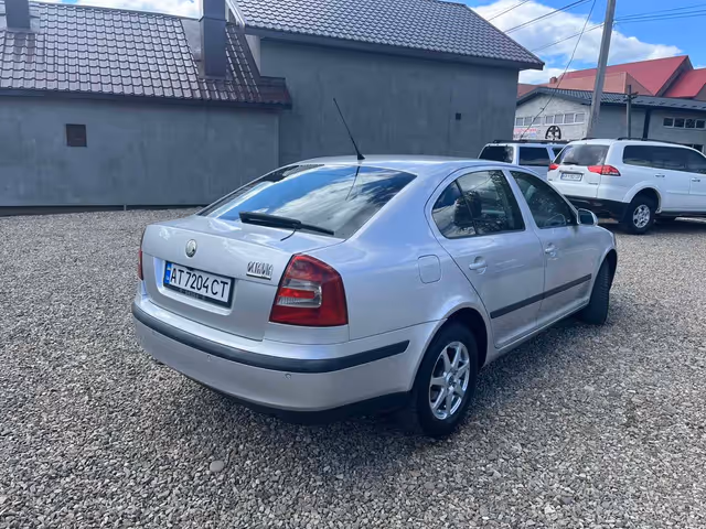 Skoda Octavia - фото 2