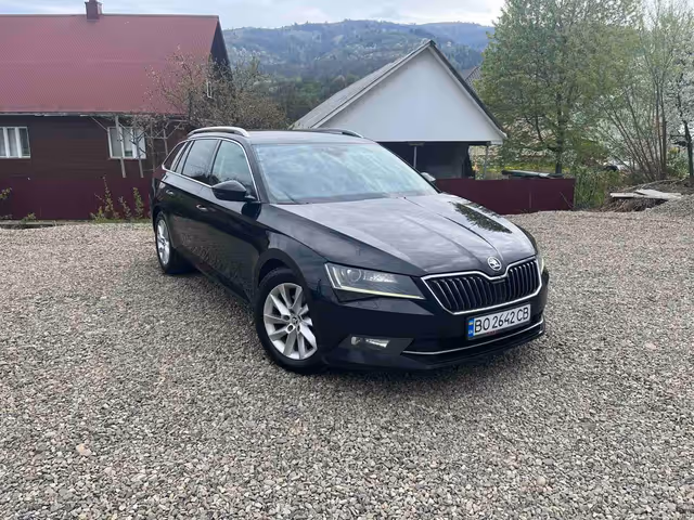 Skoda Superb - фото 1