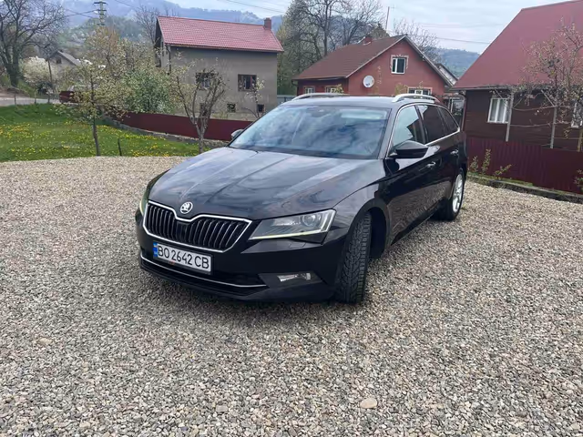 Skoda Superb - фото 2