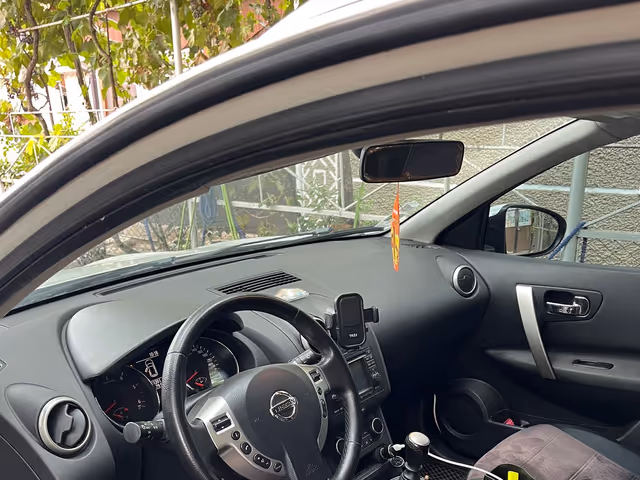 Nissan Qashqai - фото 1