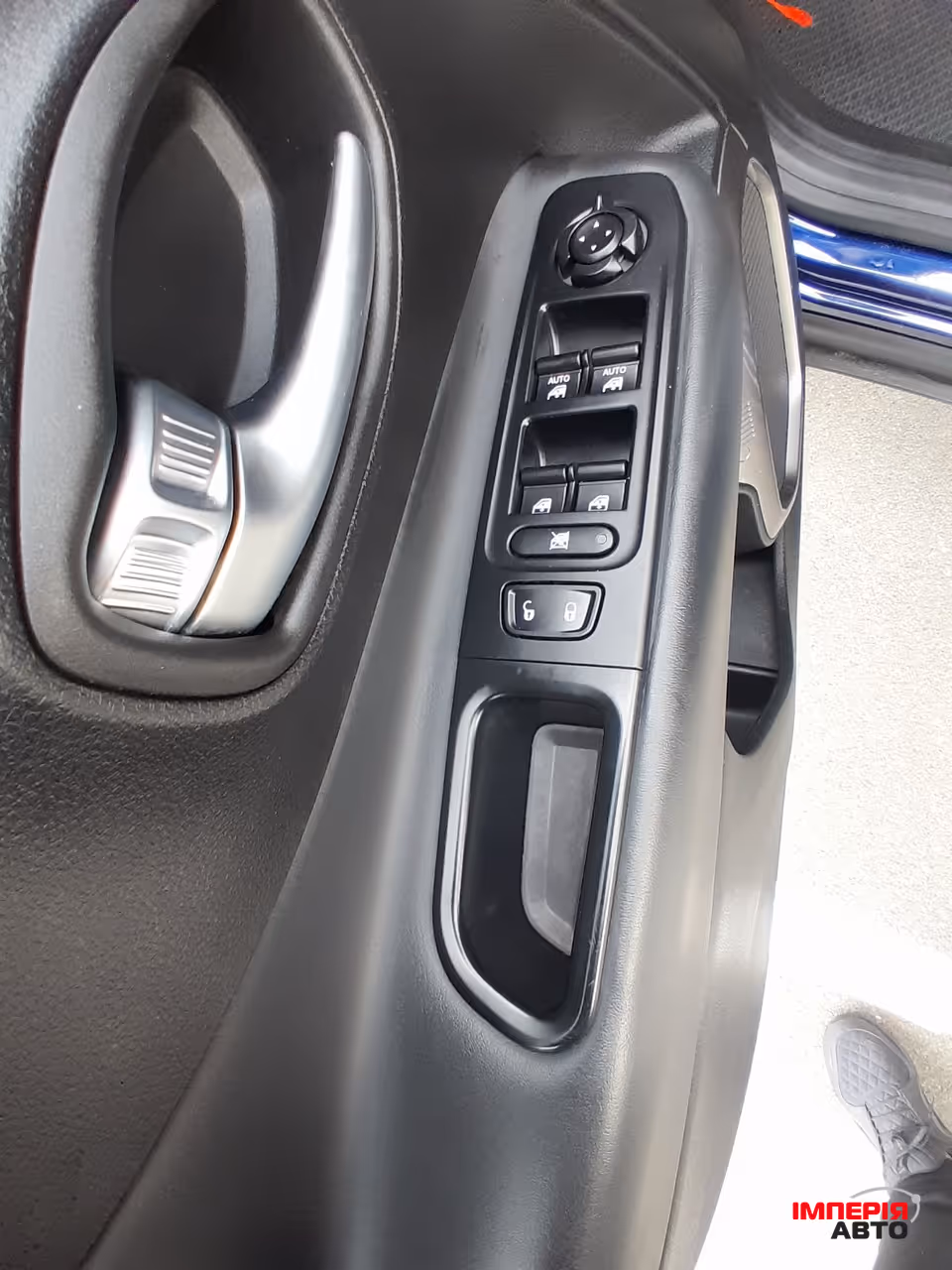 Jeep Renegade - фото 29