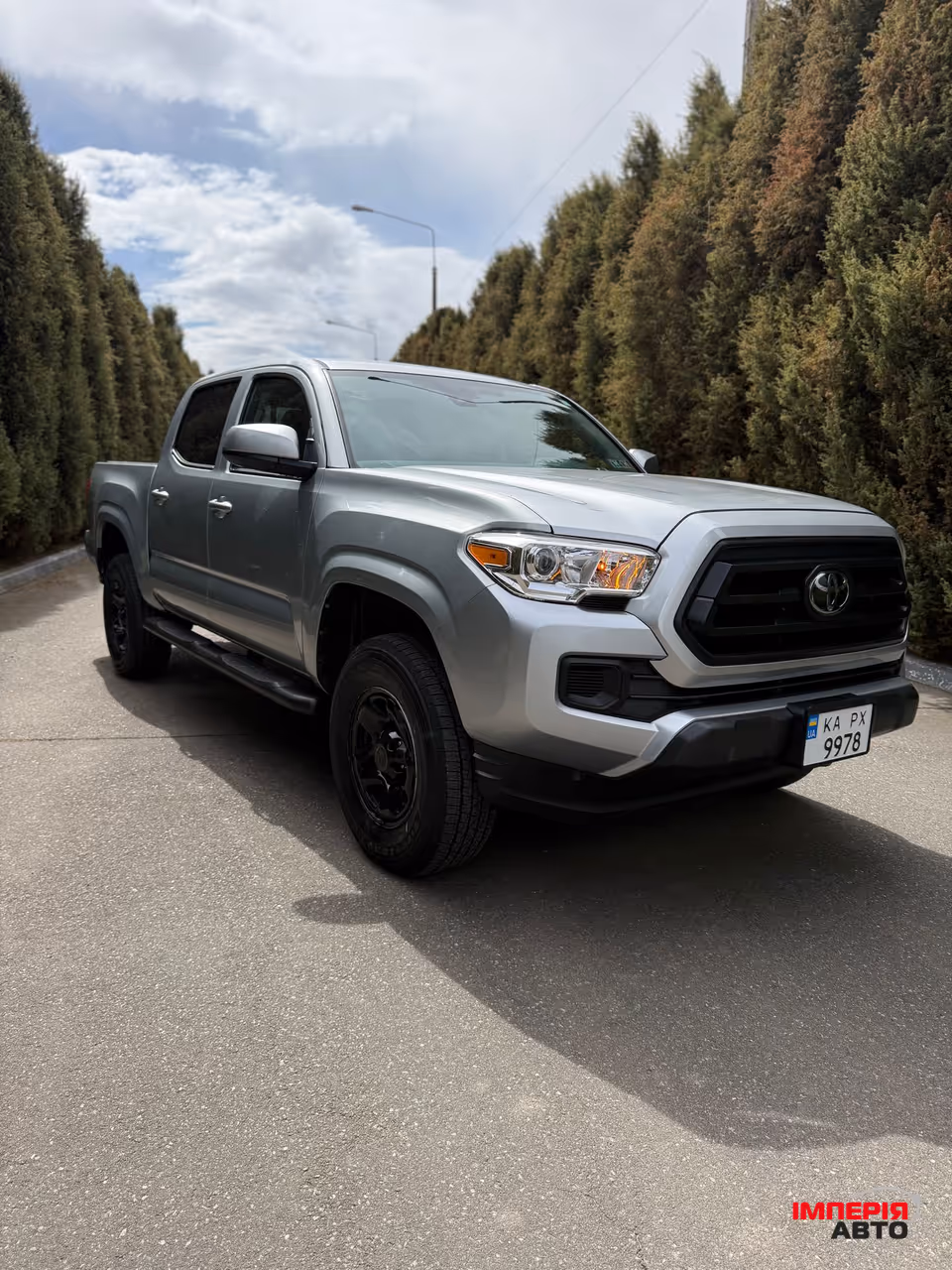 Toyota Tacoma - фото 1