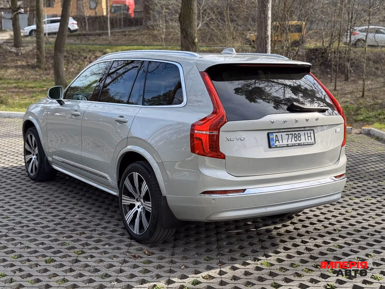 Volvo XC90 - фото 7