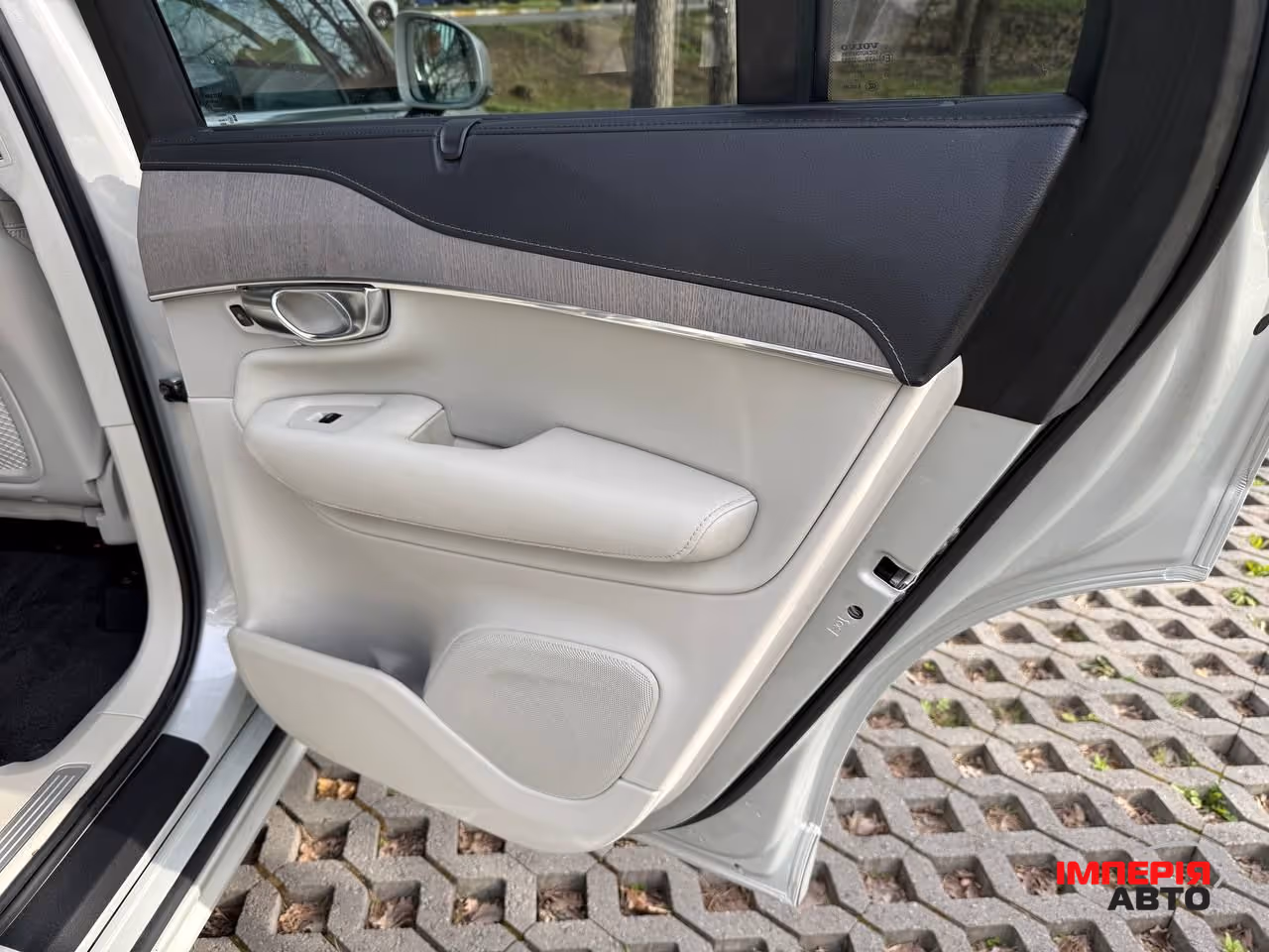Volvo XC90 - фото 32