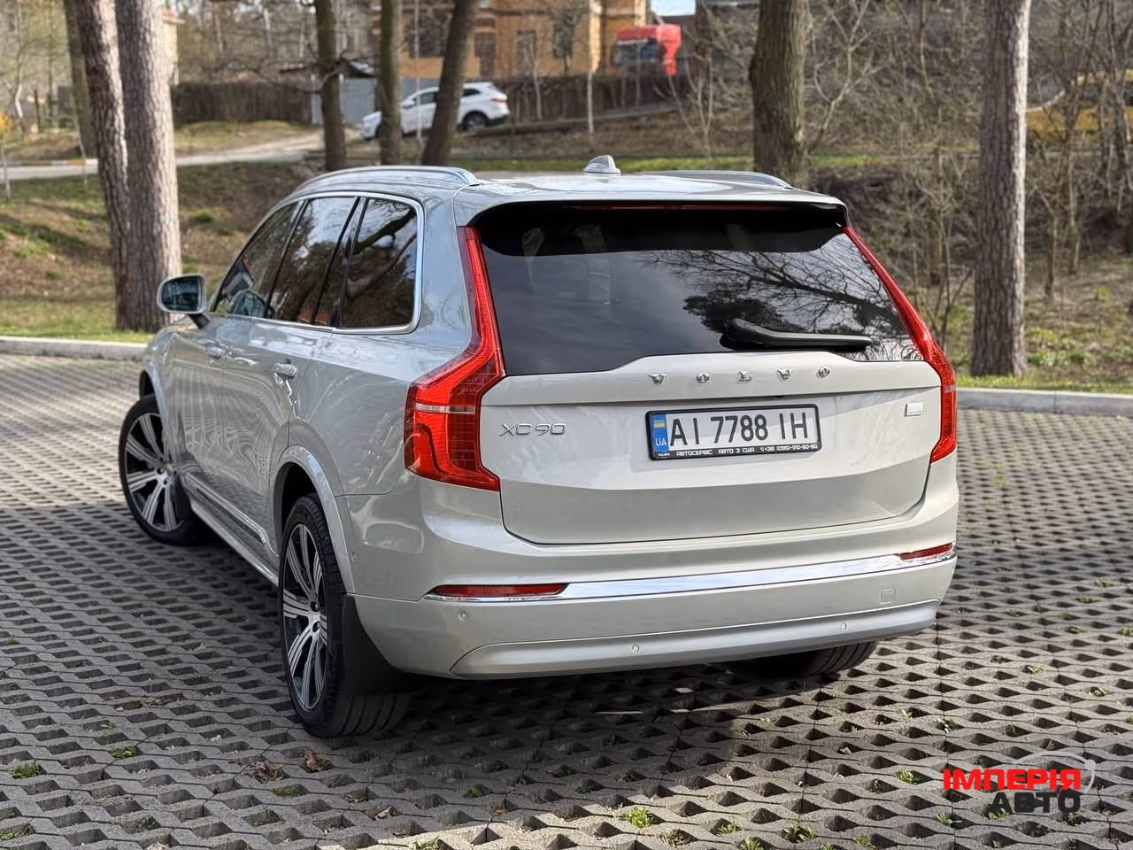 Volvo XC90 - фото 9