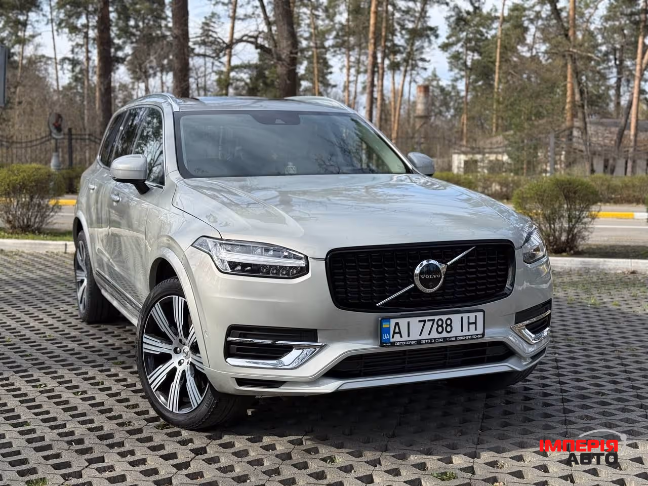 Volvo XC90 - фото 8