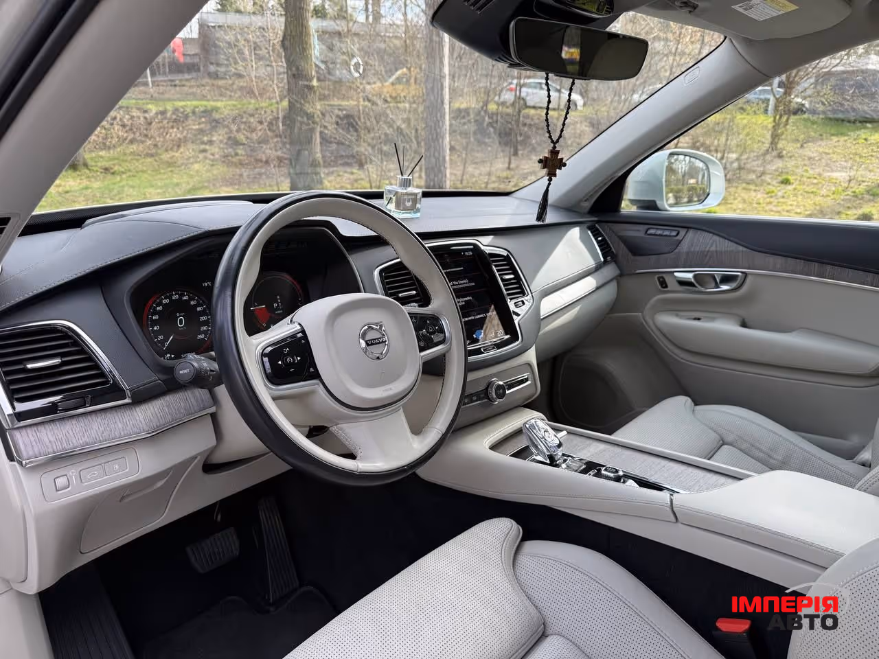 Volvo XC90 - фото 14