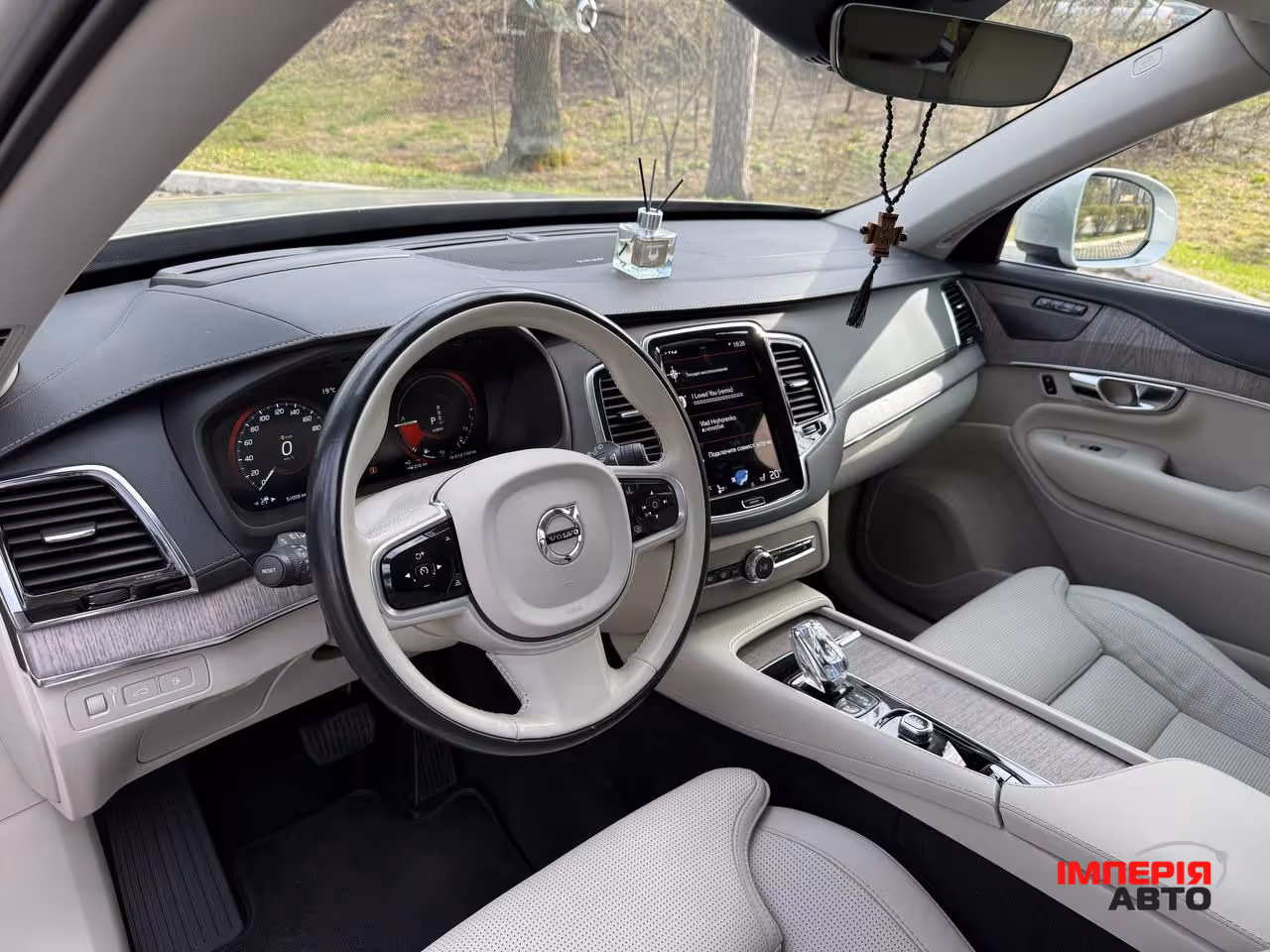 Volvo XC90 - фото 18