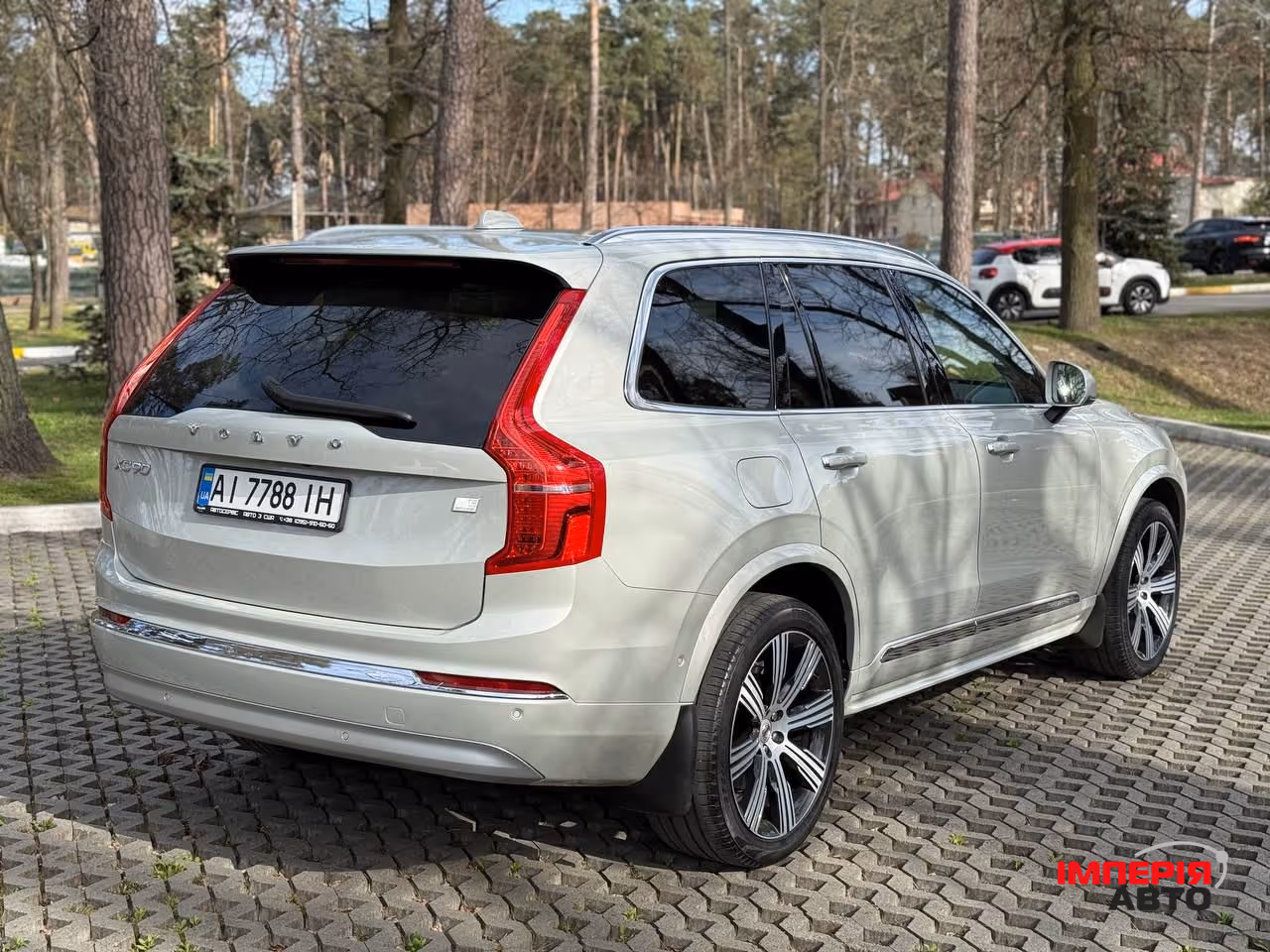 Volvo XC90 - фото 13