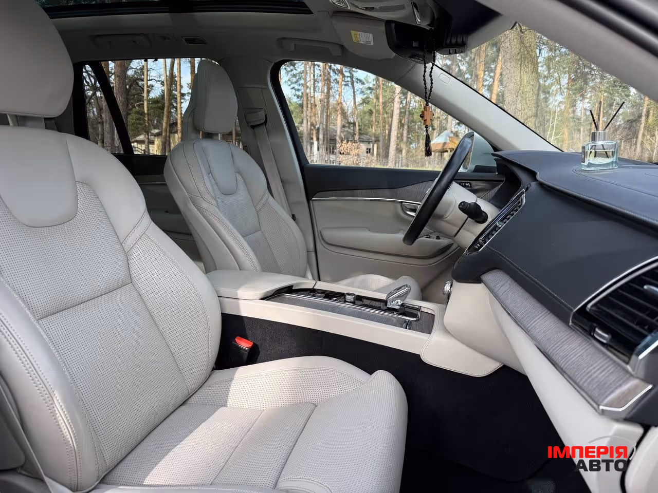 Volvo XC90 - фото 27