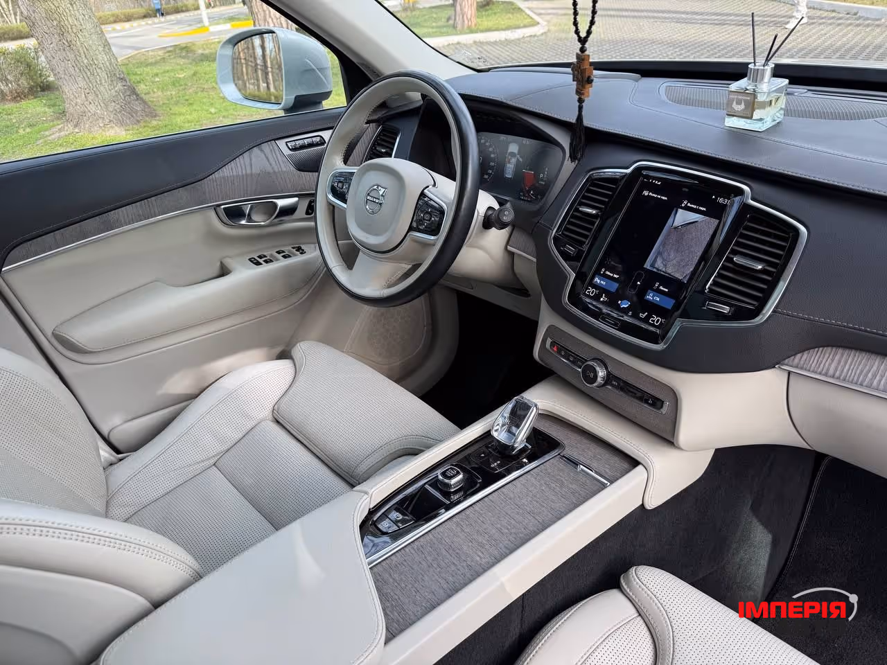 Volvo XC90 - фото 33