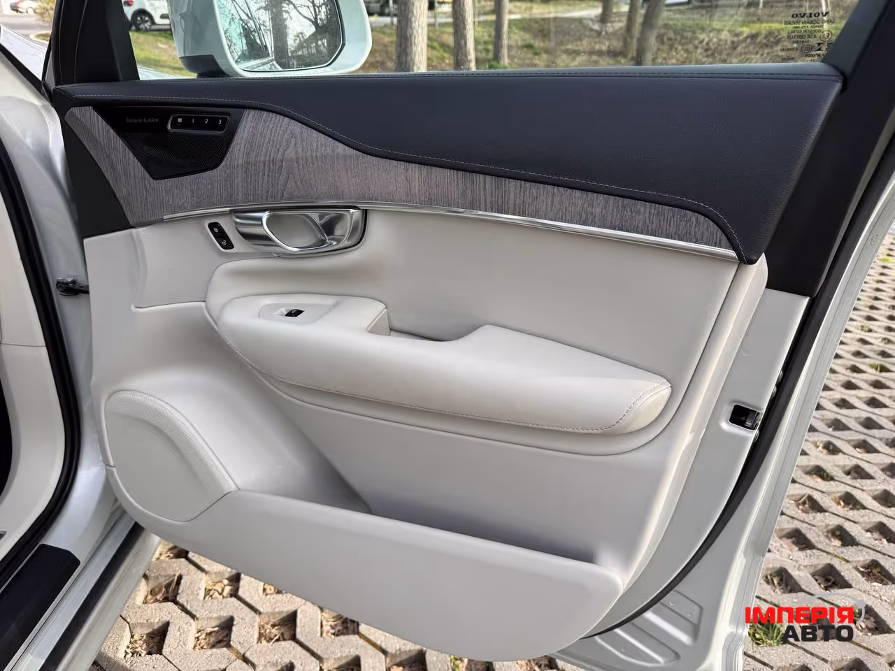 Volvo XC90 - фото 26