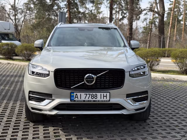Volvo XC90 - фото 4
