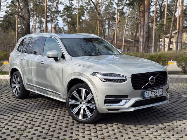 Volvo XC90 - фото 1
