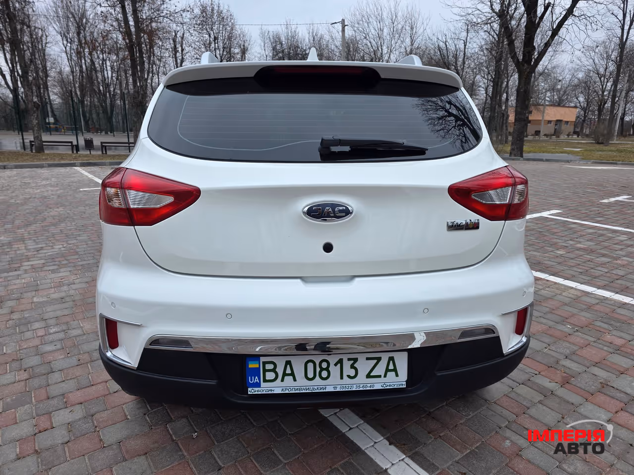 JAC iEV7S - фото 9