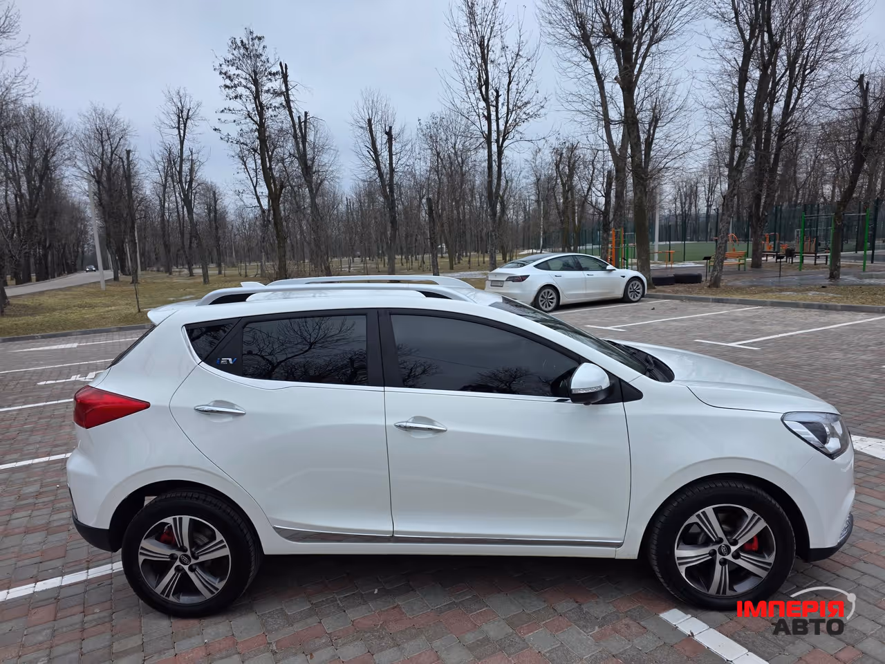 JAC iEV7S - фото 5