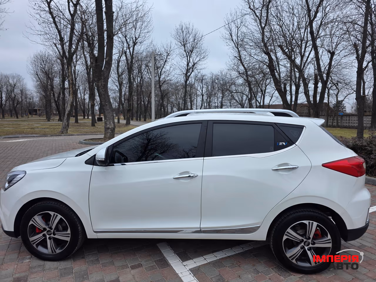 JAC iEV7S - фото 4