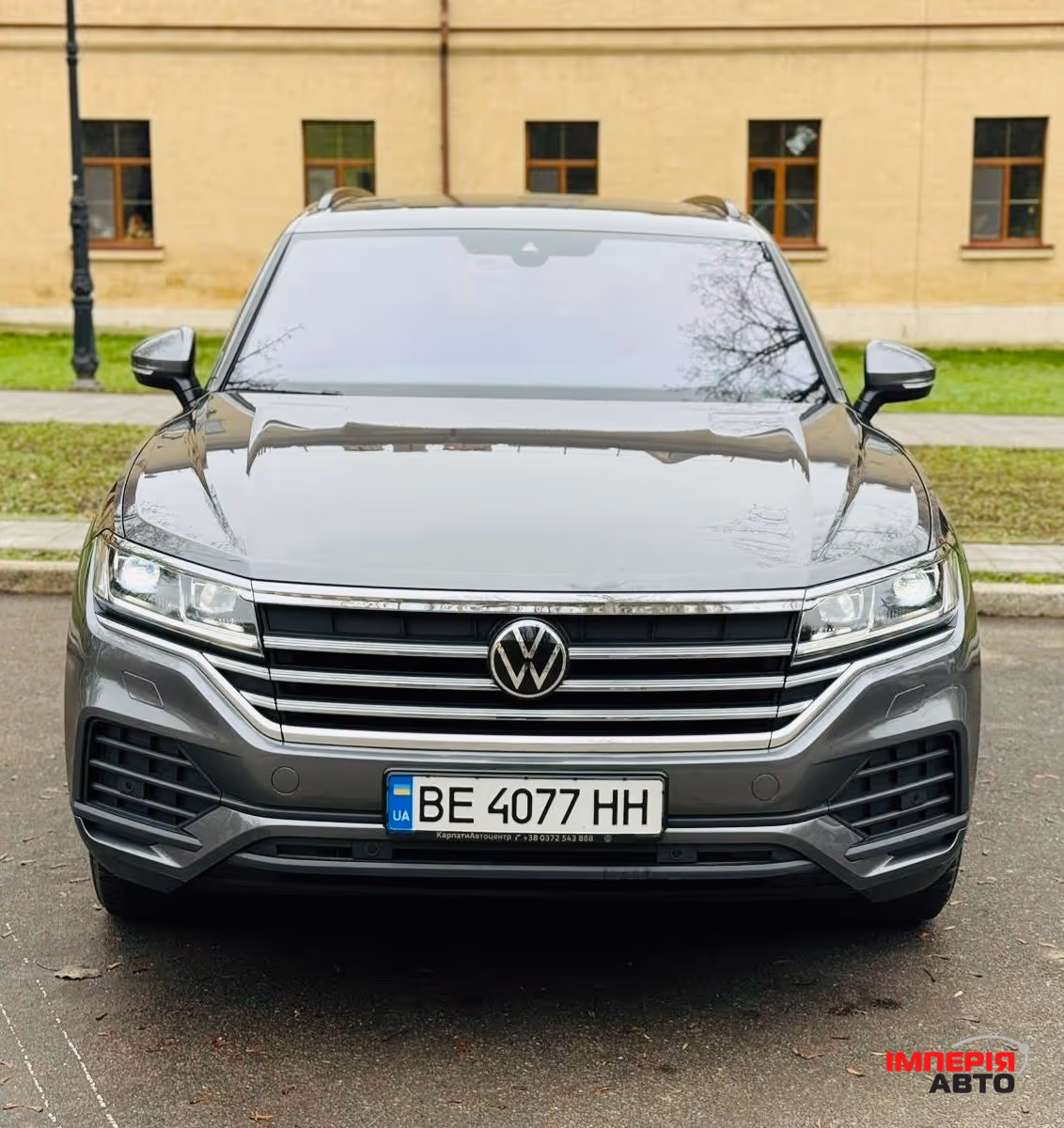 Volkswagen Touareg - фото 1