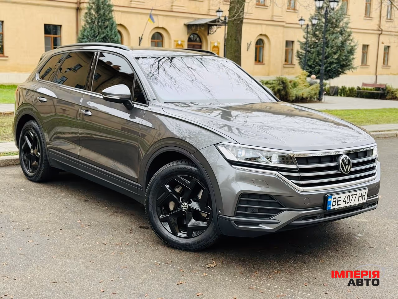 Volkswagen Touareg - фото 2