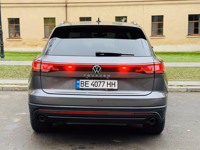 Volkswagen Touareg - фото 4