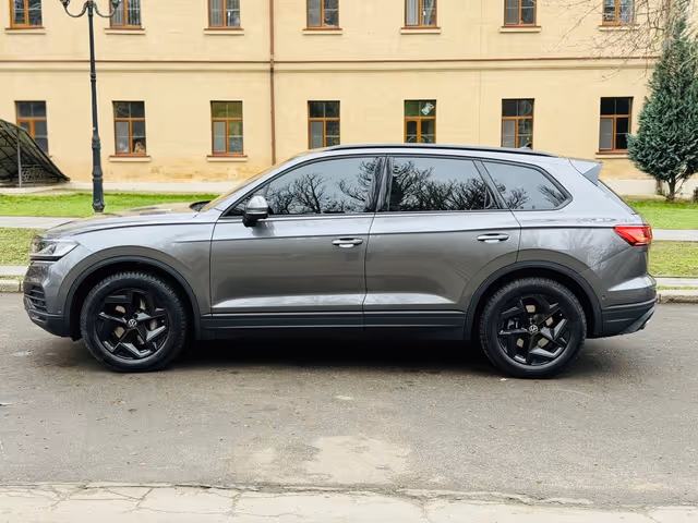 Volkswagen Touareg - фото 5