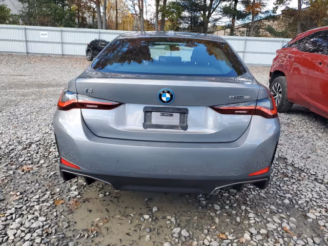 BMW i4 - фото 5