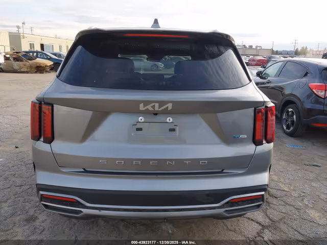 Kia Sorento - фото 5