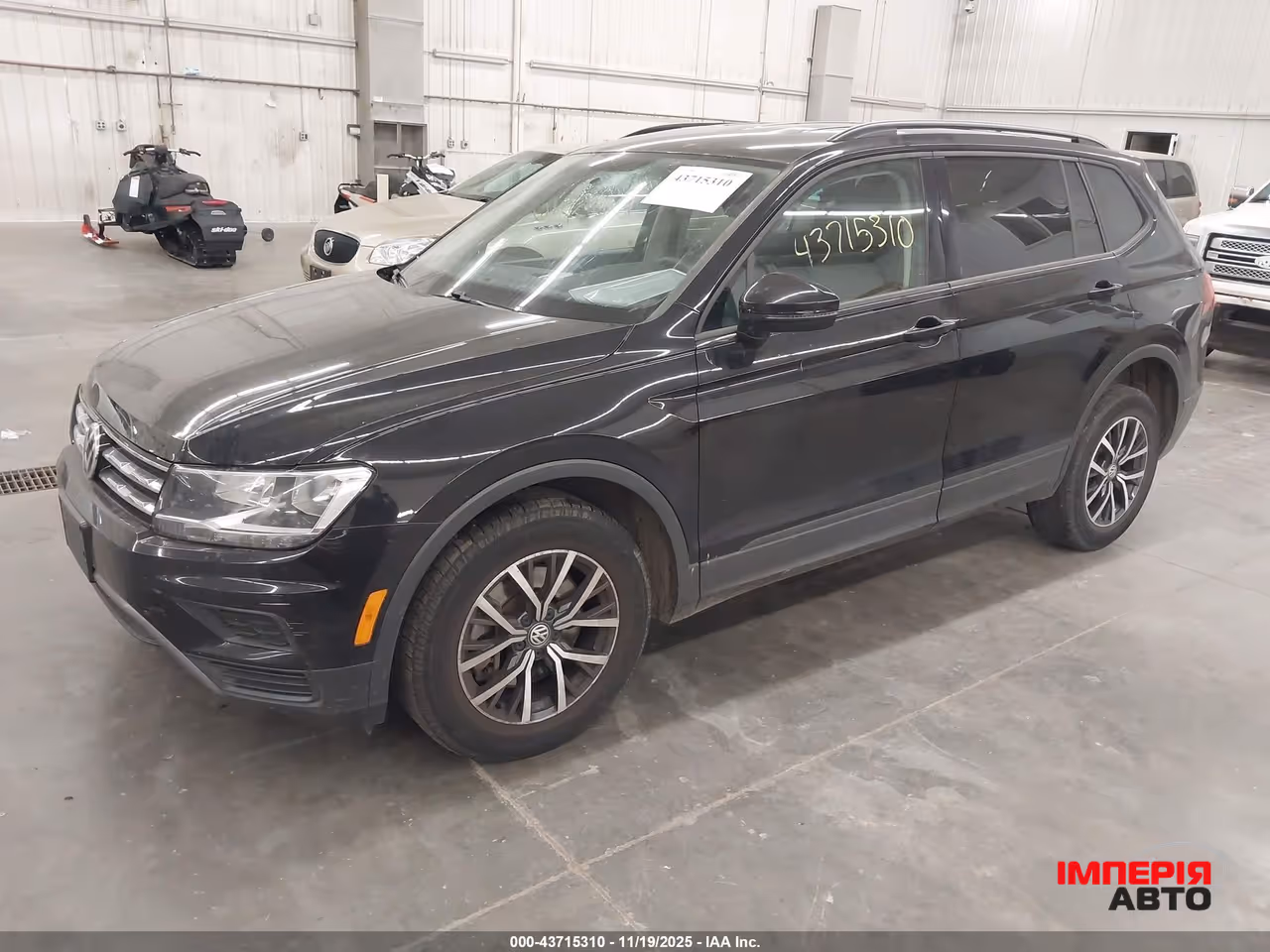 Volkswagen Tiguan - фото 3