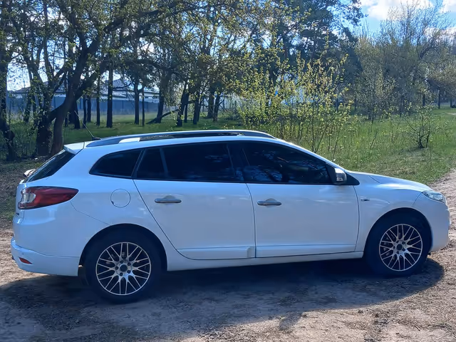 Renault Megane - фото 4