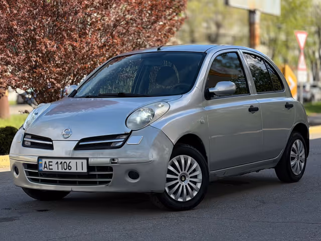 Nissan Micra - фото 1