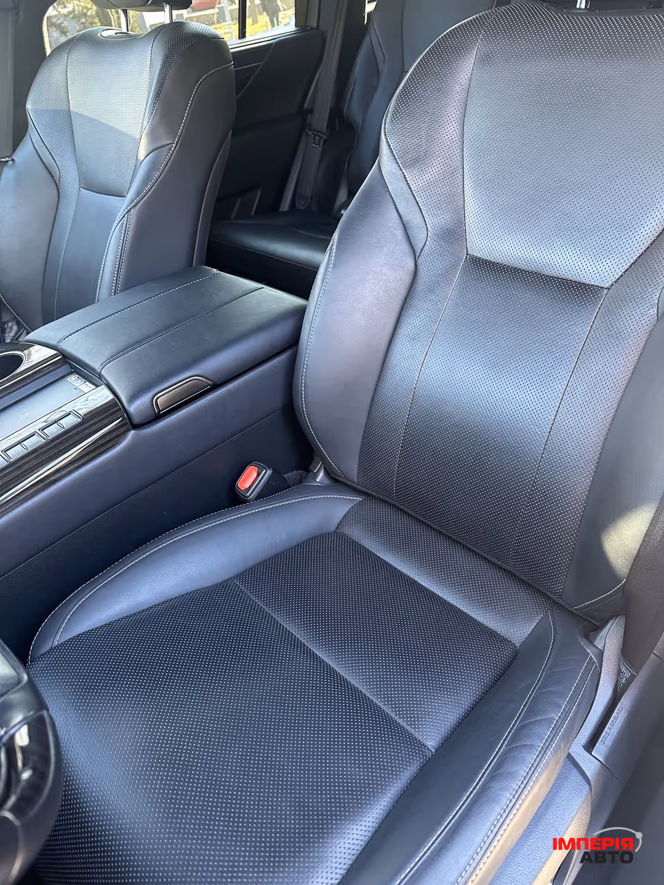 Lexus LX - фото 8