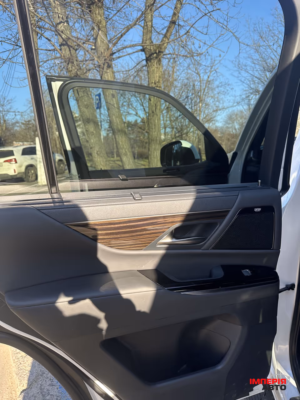Lexus LX - фото 10