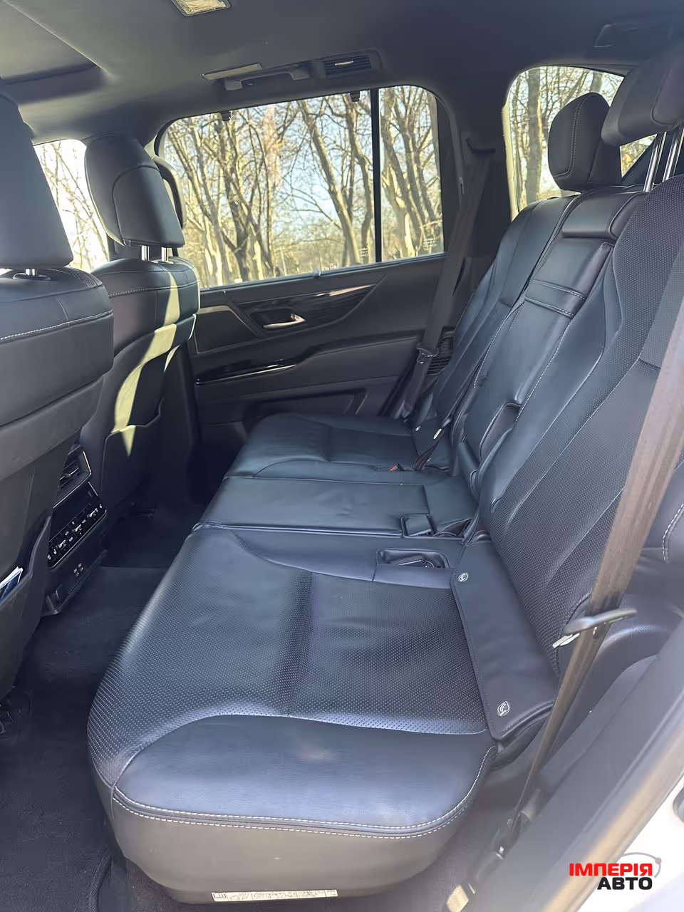 Lexus LX - фото 9