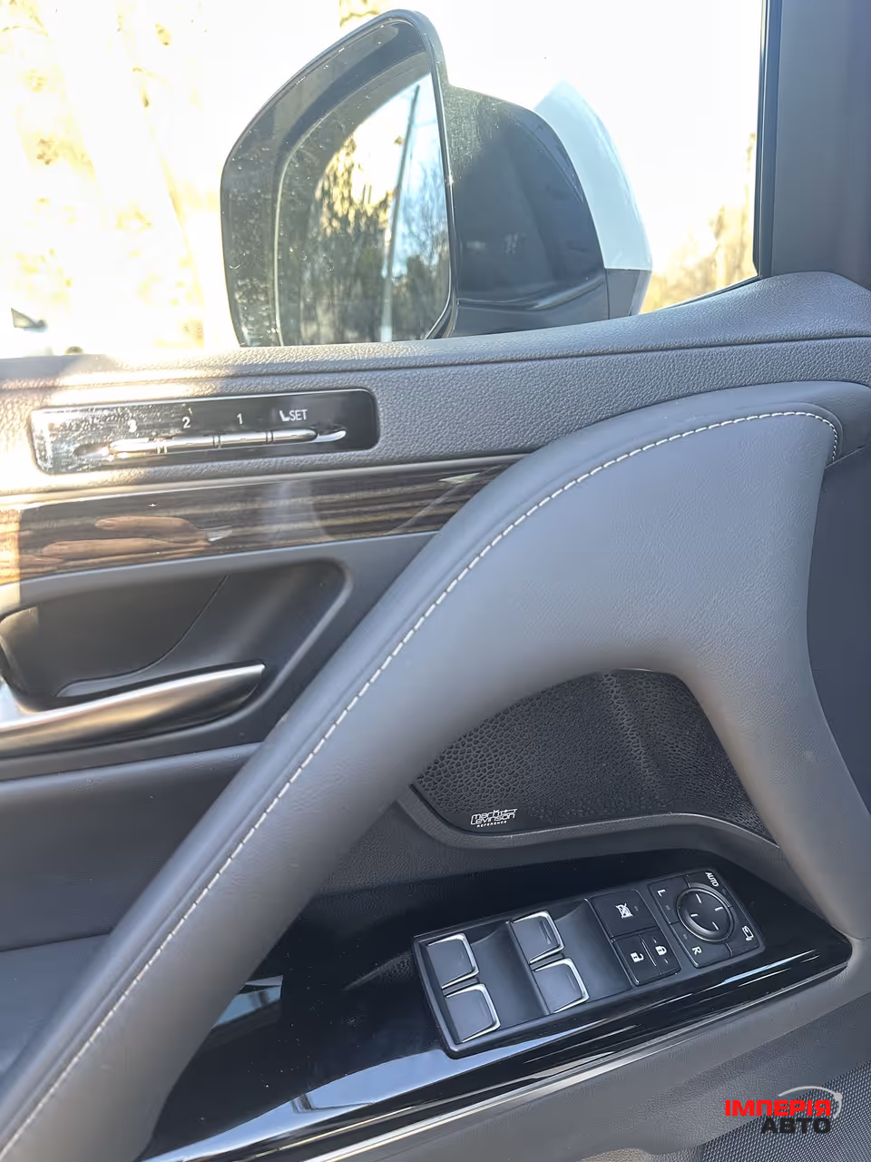 Lexus LX - фото 5