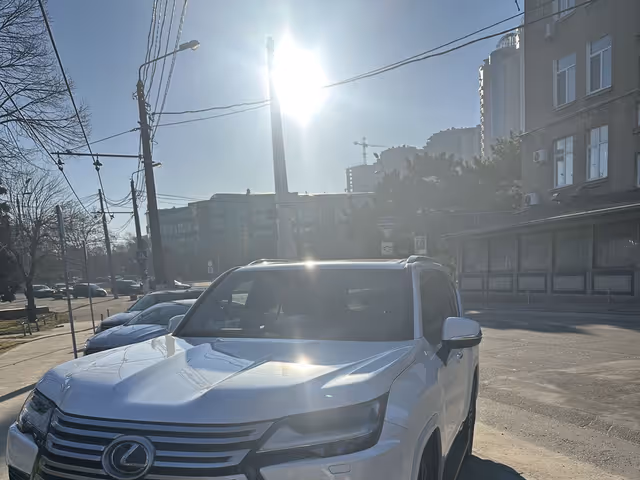 Lexus LX - фото 4