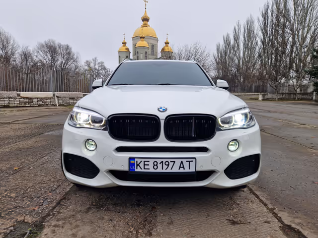 BMW X5 - фото 2